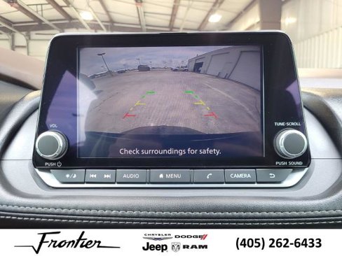 Used 2023 Nissan Rogue SV image 18
