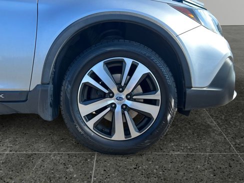 Used 2018 Subaru Outback 2.5i Limited image 9