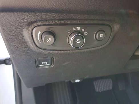 Used 2022 GMC Terrain SLT image 23