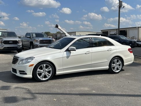 Used 2013 Mercedes-Benz E 350 Sedan image 4