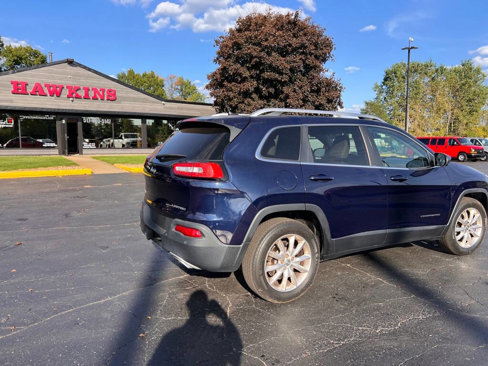 Used 2015 Jeep Cherokee Limited w/ Luxury Group image 3