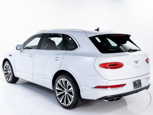 Certified 2022 Bentley Bentayga image 3