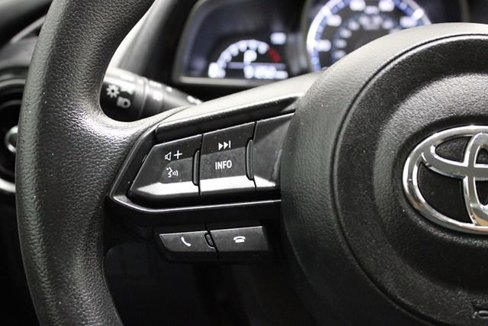 Used 2019 Toyota Yaris LE image 15