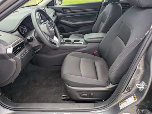 Used 2025 Nissan Altima 2.5 SV image 14