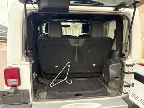 Used 2014 Jeep Wrangler Sahara image 22