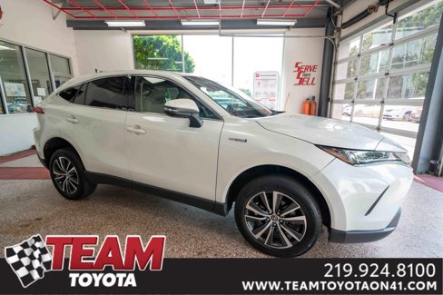 Used 2021 Toyota Venza LE image 5