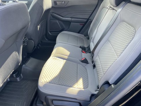 Used 2022 Ford Escape SE w/ SE Sport Appearance Package image 8