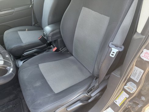 Used 2017 Jeep Patriot Latitude image 10
