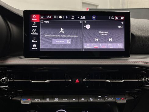Used 2023 Dodge Hornet GT w/ GT Blacktop Package image 8