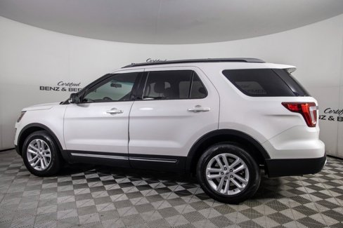 Used 2016 Ford Explorer XLT image 7