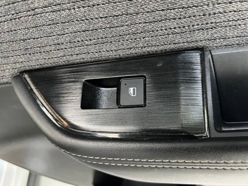 Used 2023 Nissan Rogue SV image 20