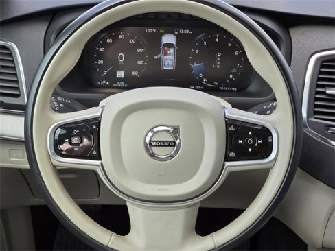 Used 2022 Volvo XC90 T5 Momentum w/ Climate Package image 12