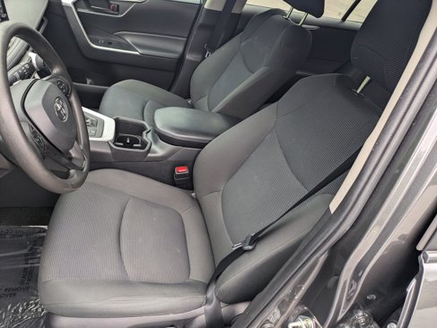 Used 2022 Toyota RAV4 LE image 16