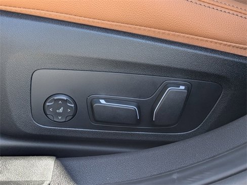 New 2025 BMW 330i Sedan w/ Premium Package image 19