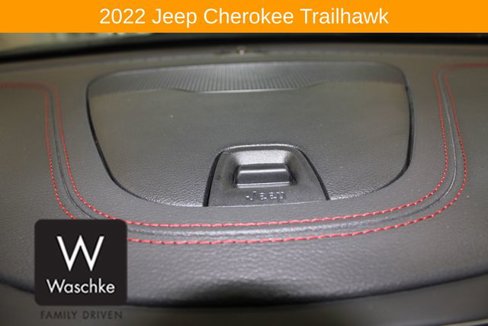 Used 2022 Jeep Cherokee Trailhawk image 30