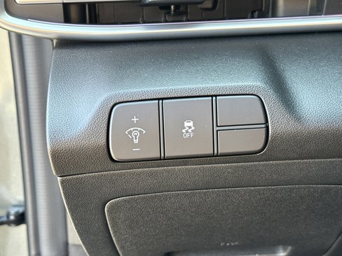 Used 2024 Hyundai Elantra SEL image 38