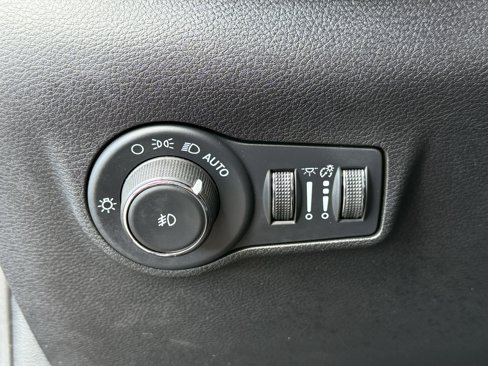 Used 2022 Jeep Compass Trailhawk w/ Trailhawk Convenience Group image 23