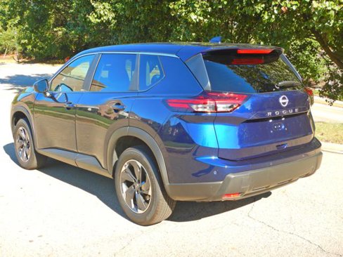 Used 2025 Nissan Rogue SV image 5