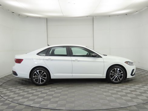 New 2025 Volkswagen Jetta Sport image 5