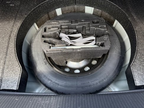 Used 2013 Volkswagen Passat TDI SE image 15