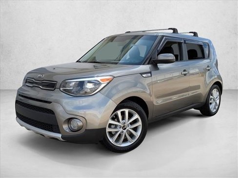 Used 2018 Kia Soul + image 1