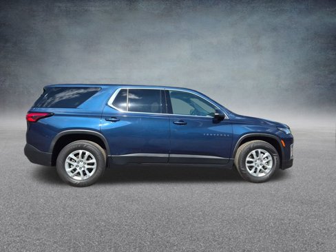 Used 2022 Chevrolet Traverse LS image 8