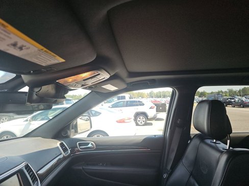Used 2015 Jeep Grand Cherokee Overland image 18