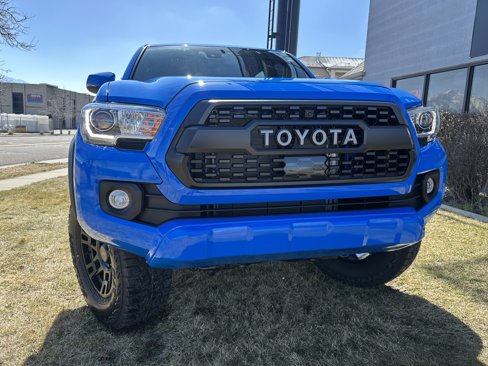 Used 2020 Toyota Tacoma TRD Off-Road image 3