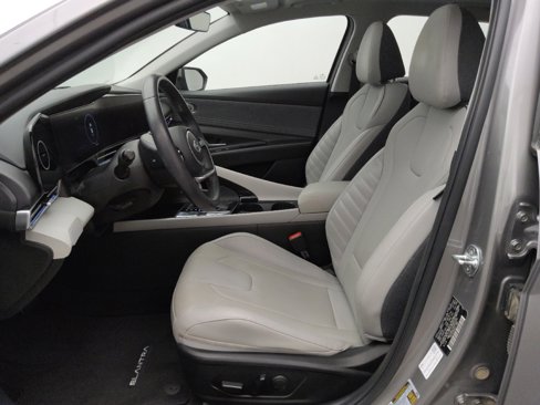 Used 2023 Hyundai Elantra Limited image 17