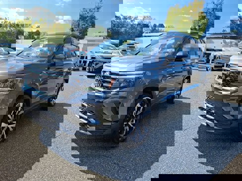 Certified 2022 Volkswagen Taos SE image 3