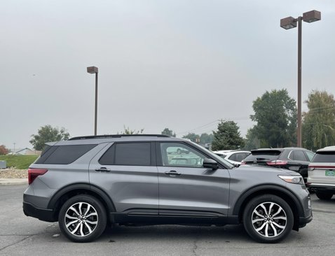 Used 2021 Ford Explorer ST w/ Equipment Group 401A image 2