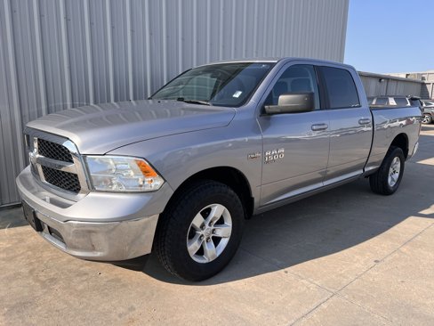 Used 2021 RAM 1500 Classic SLT image 2