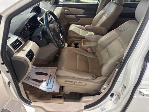 Used 2016 Honda Odyssey SE image 2