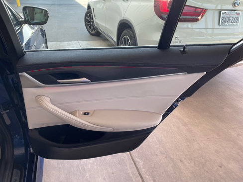 Used 2022 BMW 530e w/ M Sport Package image 18