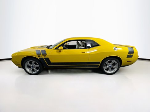 Used 2010 Dodge Challenger R/T image 8