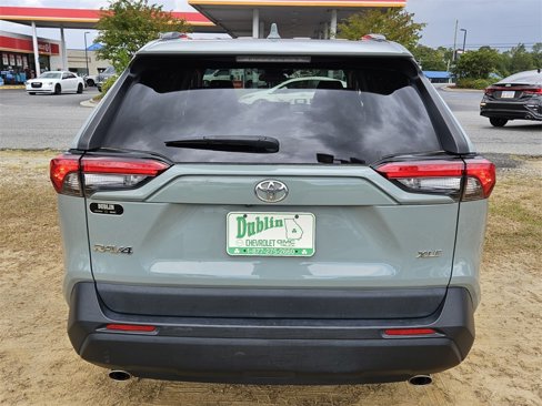 Used 2023 Toyota RAV4 XLE Premium image 9