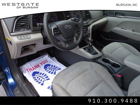 Used 2017 Hyundai Elantra SE image 17