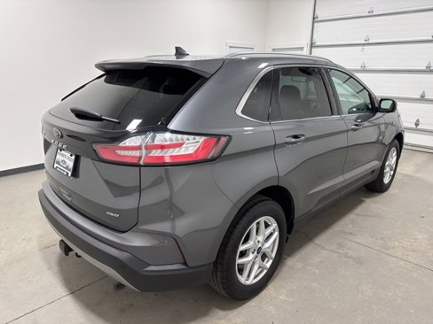Used 2022 Ford Edge SEL w/ Convenience Package image 4