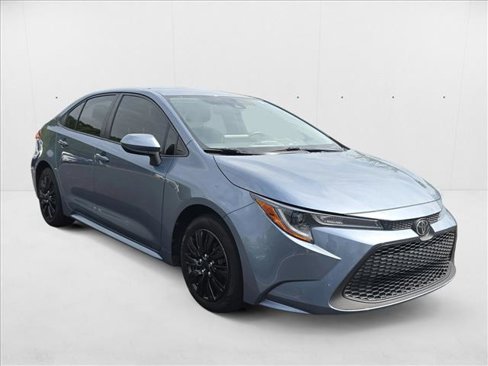 Used 2020 Toyota Corolla LE image 3