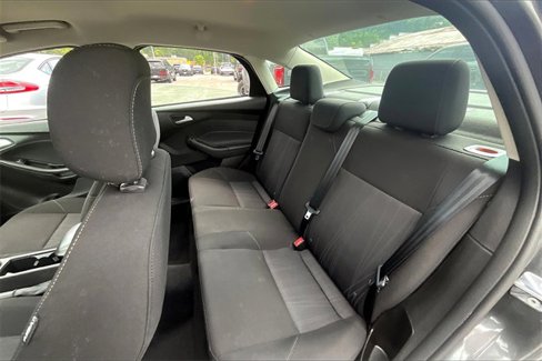 Used 2018 Ford Focus SE image 28