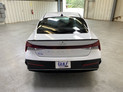 Used 2025 Hyundai Elantra Sport image 7