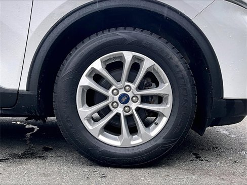 Used 2022 Ford Escape SE w/ Cold Weather Package image 9