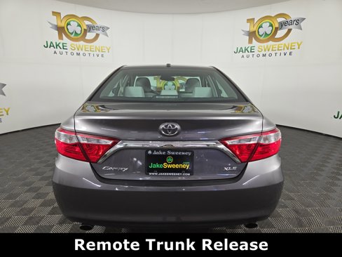 Used 2017 Toyota Camry XLE image 7