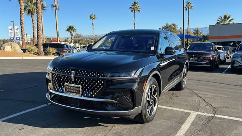 New 2025 Lincoln Nautilus Premier image 3
