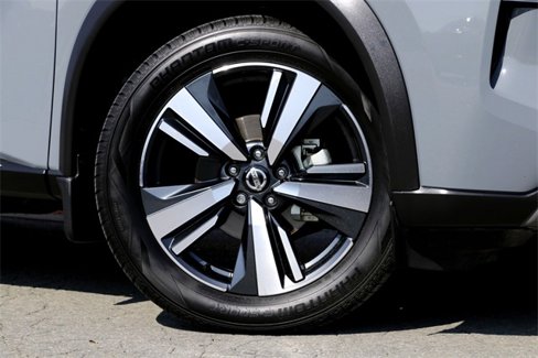 Used 2021 Nissan Rogue SL w/ Premium Package image 2
