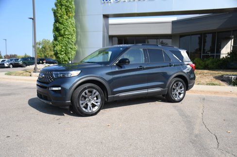 Used 2022 Ford Explorer XLT w/ Equipment Group 202A image 2