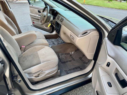 Used 2003 Ford Taurus SES image 25