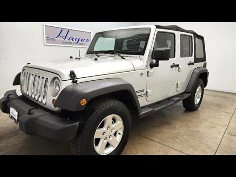 Used 2012 Jeep Wrangler Unlimited Sport image 3