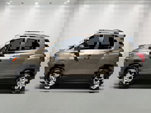 Certified 2021 Chevrolet Trax LT w/ Driver Confidence Package image 3