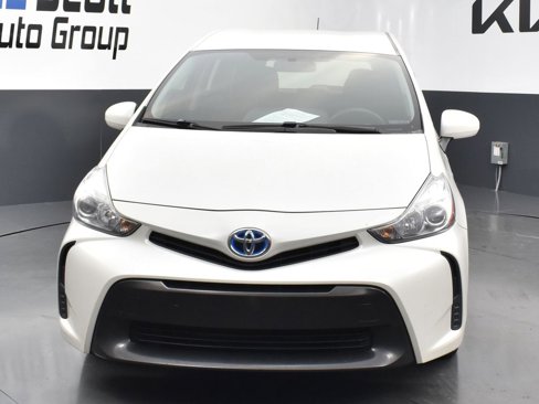 Used 2017 Toyota Prius V Two image 8